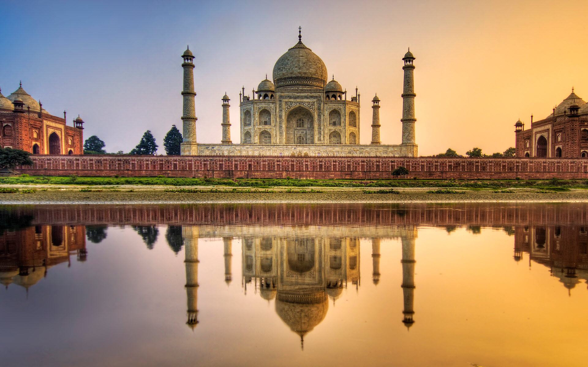 Five Most Popular Historical Monuments In India