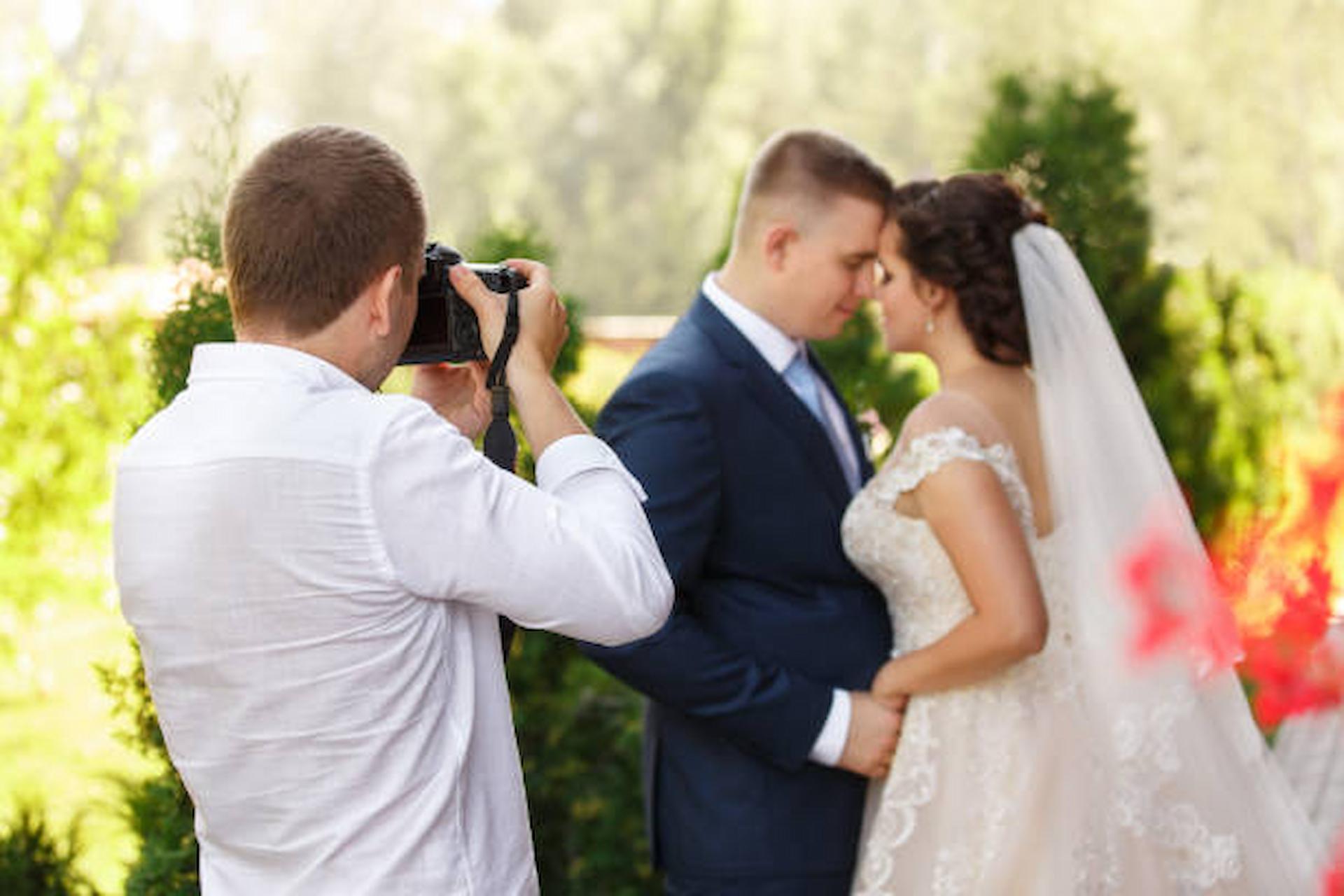 Things To Consider When Planning To Hire A Wedding Photographer In London